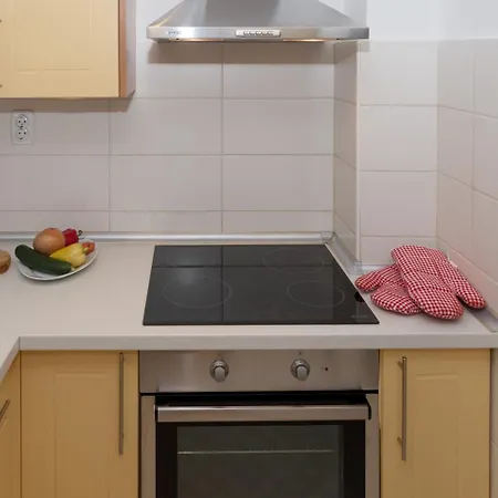 2 Bedr. Flat Krasici شقة بودغوريتْسا