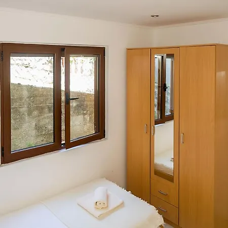 2 Bedr. Flat Krasici شقة بودغوريتْسا