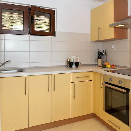2 Bedr. Flat Krasici بودغوريتْسا