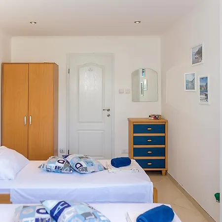 2 Bedr. Flat Krasici شقة بودغوريتْسا